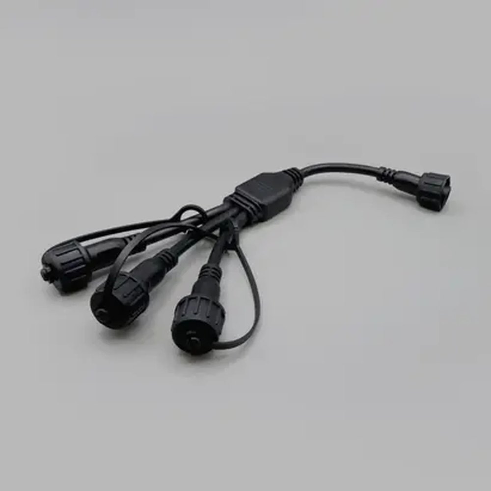 Разветвитель на три гирлянды 2PIN, черный